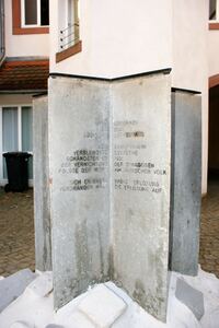 Inschrift des Gedenksteines